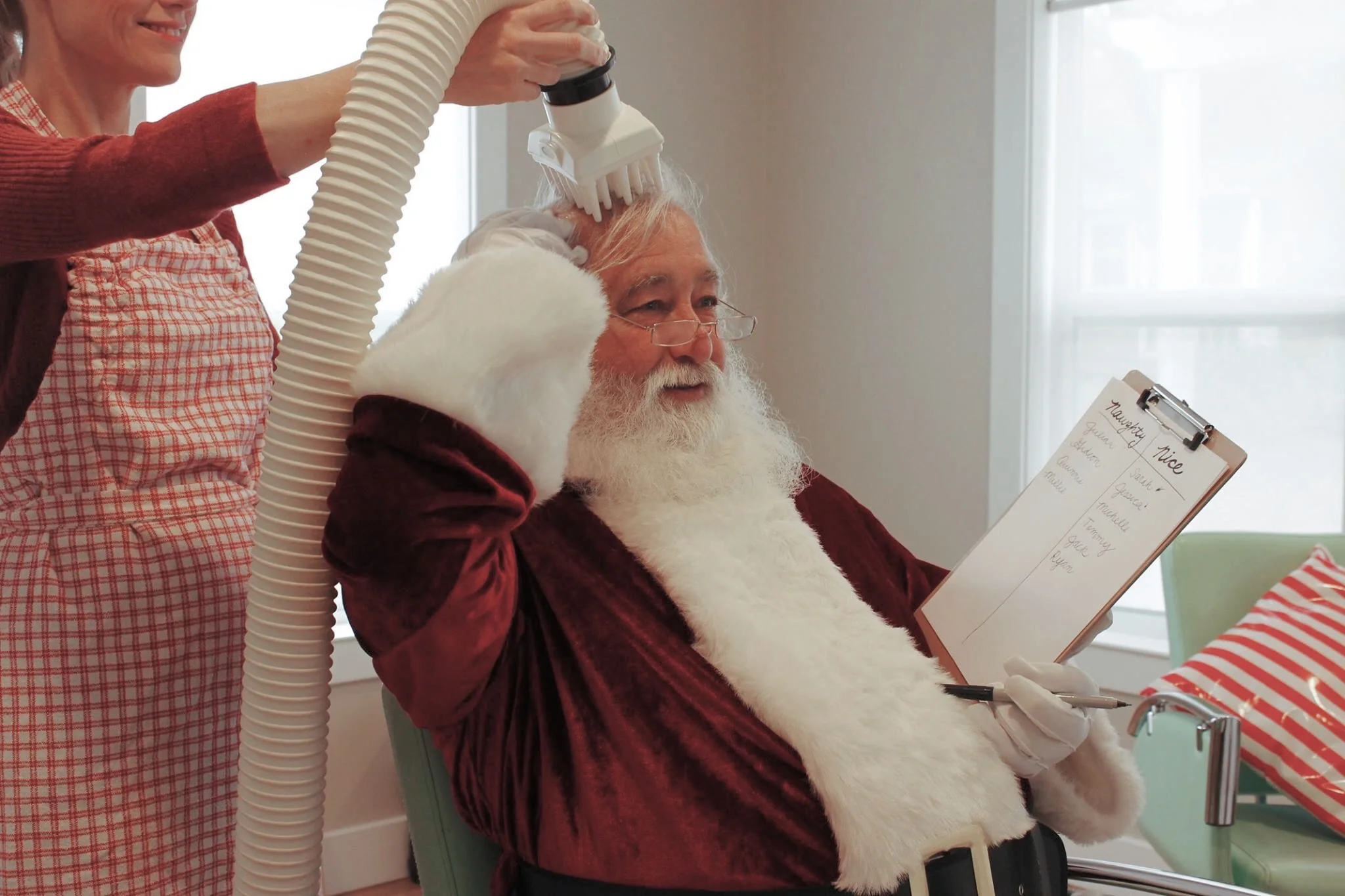 How I, Lisa the Louse, Ended Up on Santa Claus Himself